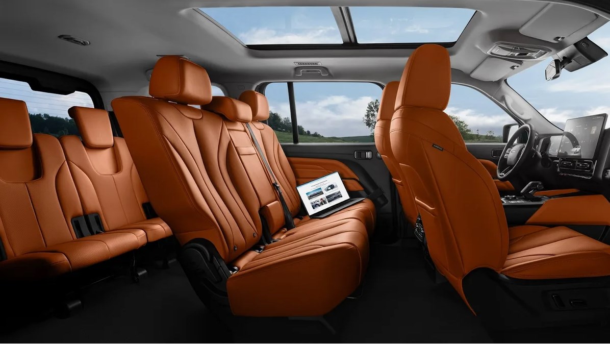 Haval H9 имеет трехрядный салон